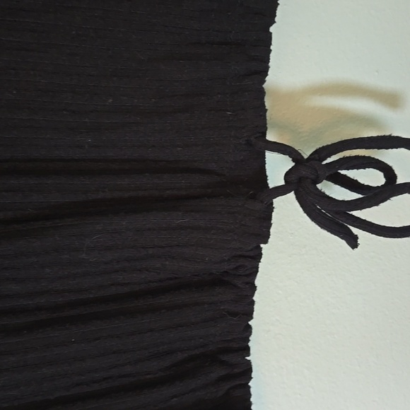 Daytrip Black And Floral Top Size Medium - Picture 5 of 7